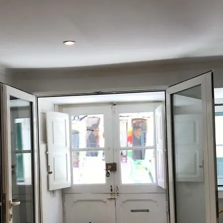 Elevador Da Bica Apartment